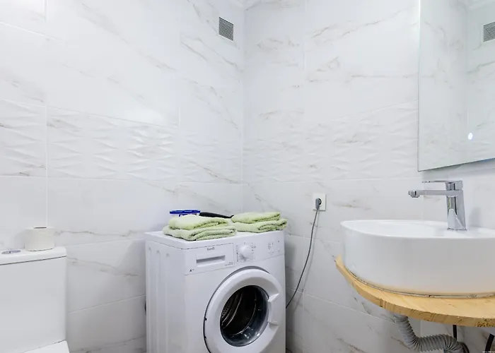 In San Eugenio אדחה